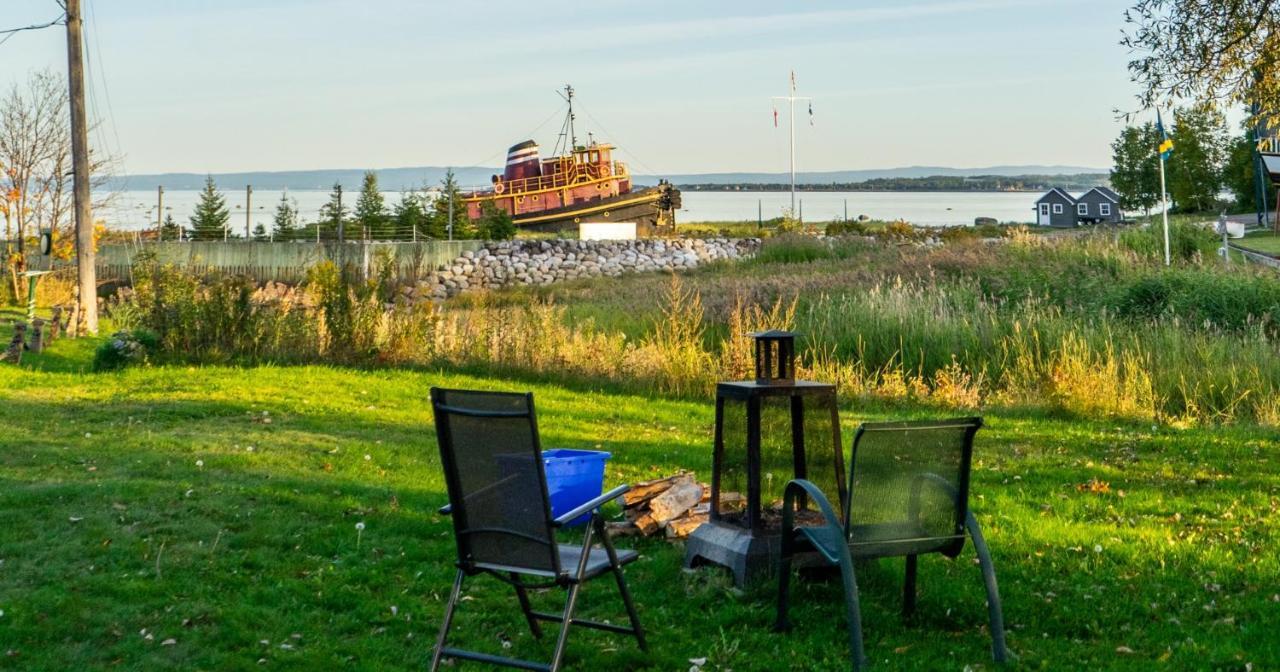 Les Petits Du Bord De L'eau Apartment